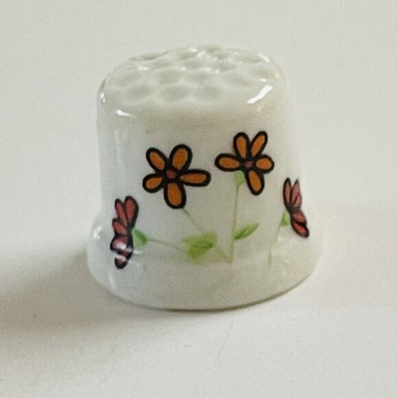 Vintage Porcelain Souvenir Thimbles Flower Pots Sewing Decor Collectible Garden - Picture 3 of 7